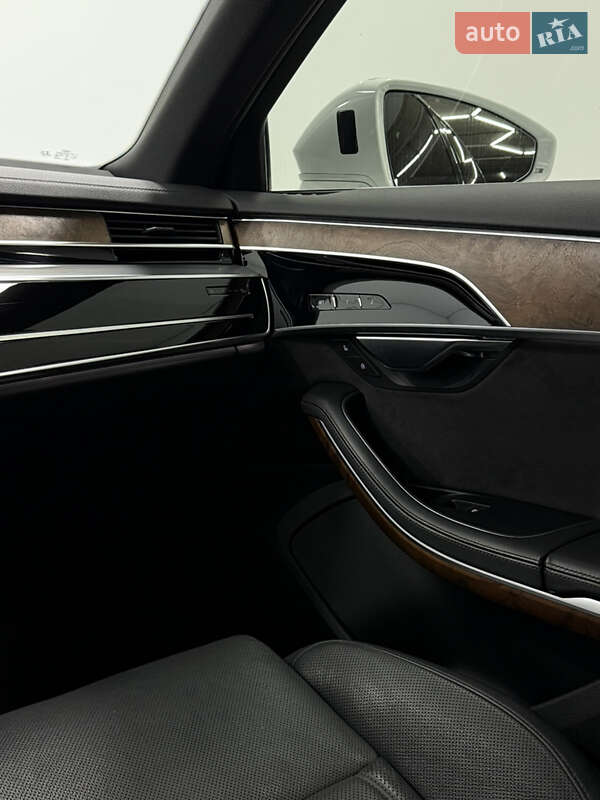 Седан Audi A8 2019 в Одессе