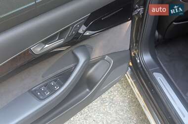 Седан Audi A8 2014 в 