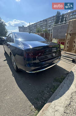 Седан Audi A8 2011 в 