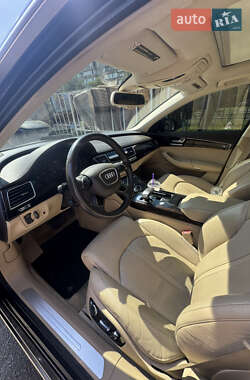 Седан Audi A8 2011 в 