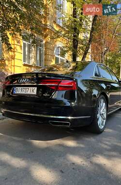 Седан Audi A8 2015 в 