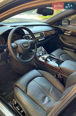 Седан Audi A8 2015 в 