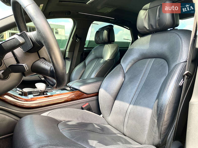 Седан Audi A8 2012 в Києві