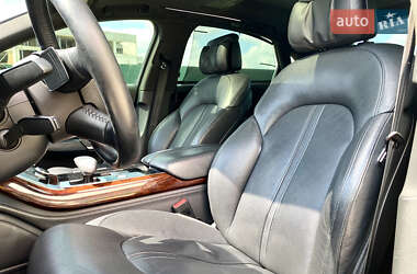 Седан Audi A8 2012 в 