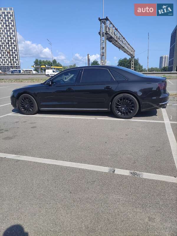 Седан Audi A8 2013 в Киеве