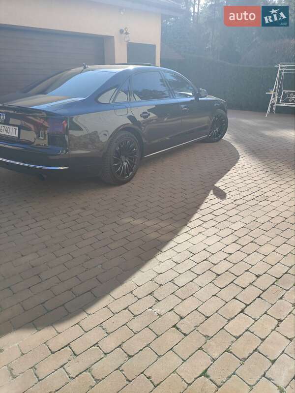 Седан Audi A8 2013 в Киеве