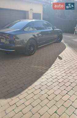 Седан Audi A8 2013 в 
