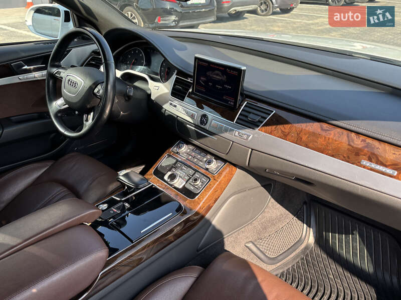 Седан Audi A8 2013 в Киеве