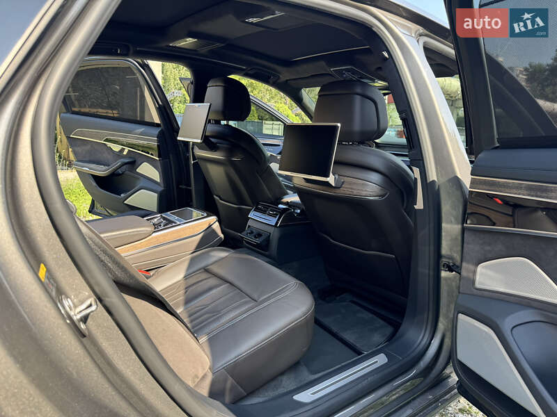 Седан Audi A8 2017 в Киеве