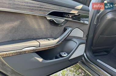 Седан Audi A8 2017 в 