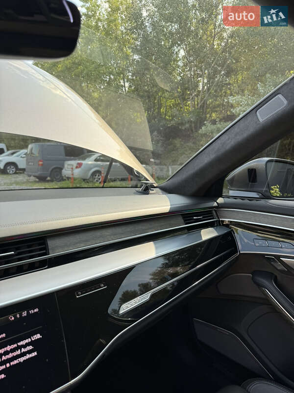 Седан Audi A8 2017 в Киеве