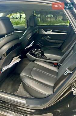 Седан Audi A8 2017 в 