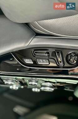 Седан Audi A8 2017 в 