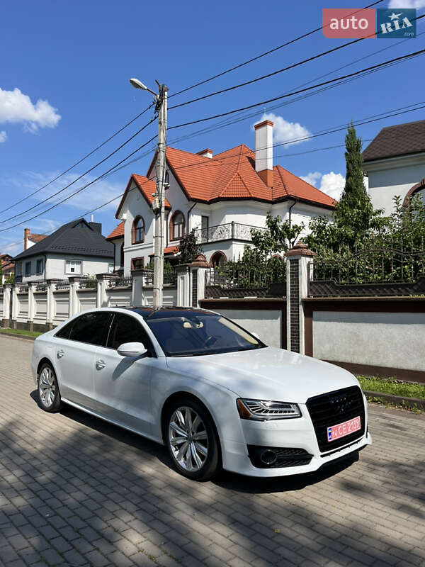 Седан Audi A8 2016 в Ровно
