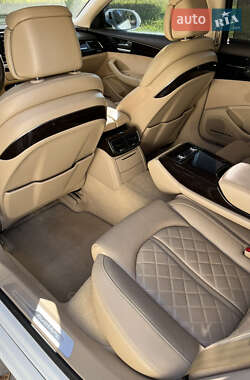 Седан Audi A8 2016 в 