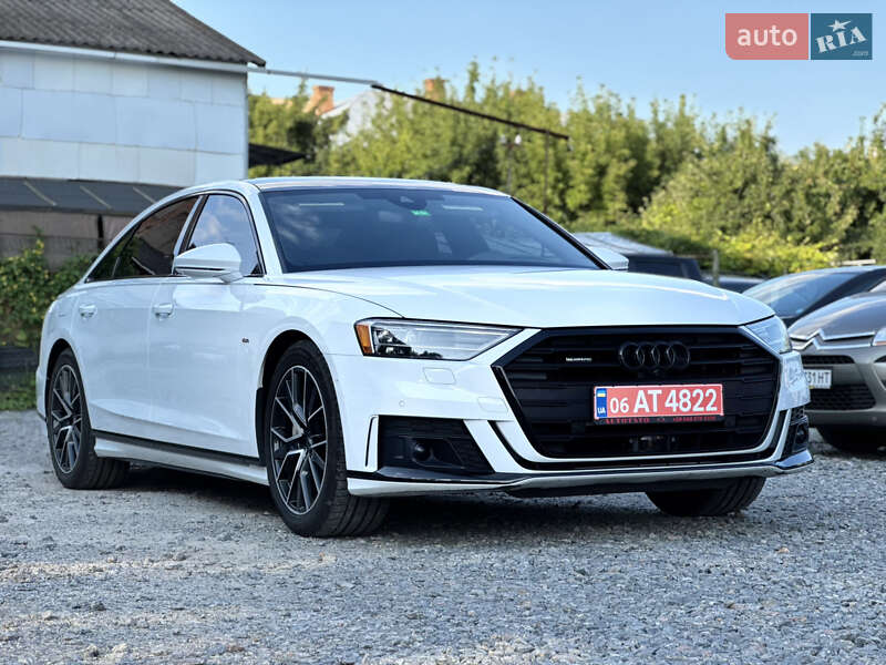 Седан Audi A8 2021 в 