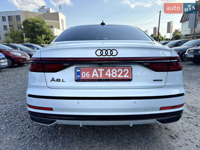 Седан Audi A8 2021 в Бердичеві