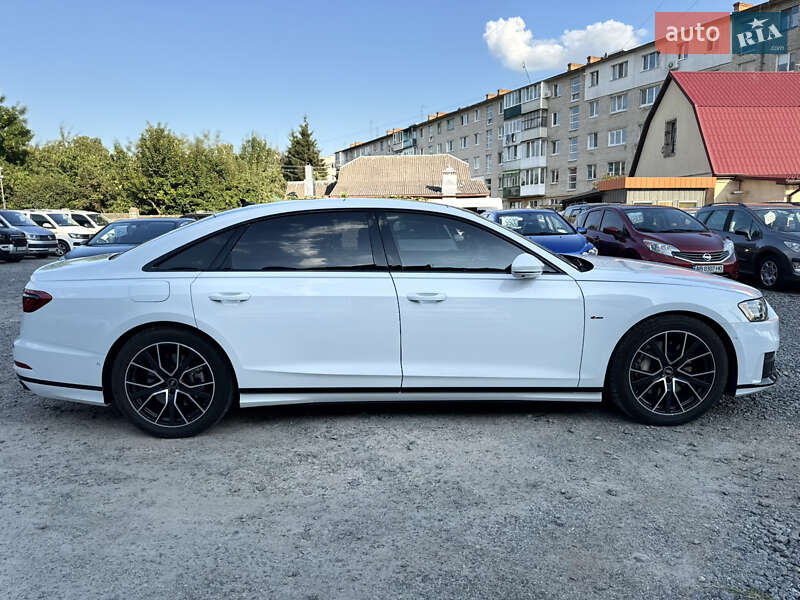 Седан Audi A8 2021 в Бердичеві
