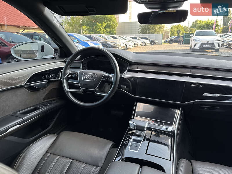 Седан Audi A8 2021 в Бердичеві