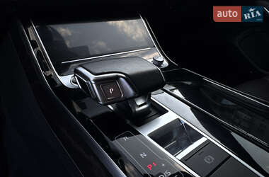 Седан Audi A8 2021 в 