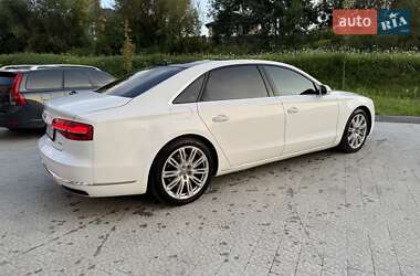 Седан Audi A8 2015 в Львові