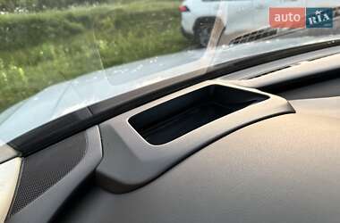 Седан Audi A8 2015 в 