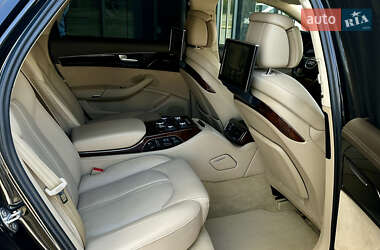 Седан Audi A8 2013 в 