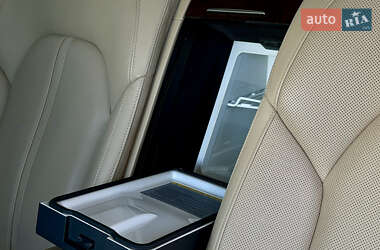 Седан Audi A8 2013 в 
