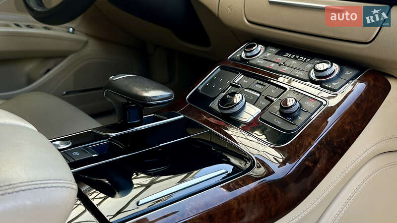 Седан Audi A8 2013 в Запорожье