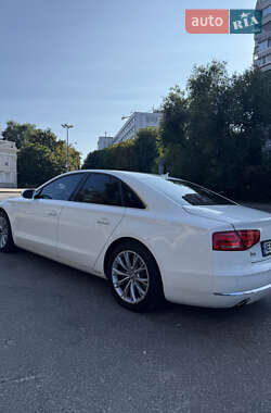 Седан Audi A8 2012 в 