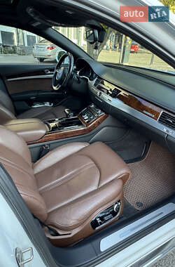 Седан Audi A8 2012 в 