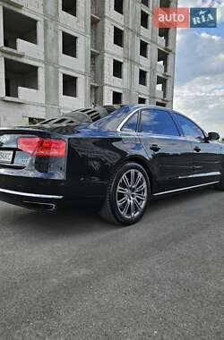 Седан Audi A8 2013 в 