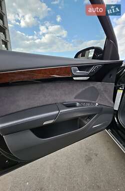 Седан Audi A8 2013 в 