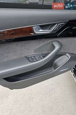 Седан Audi A8 2013 в 