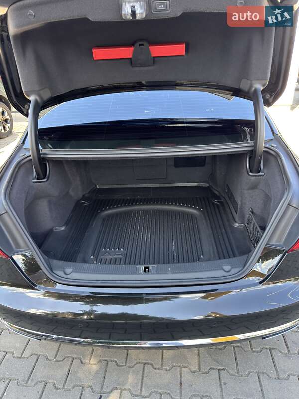 Седан Audi A8 2017 в Хмельницком