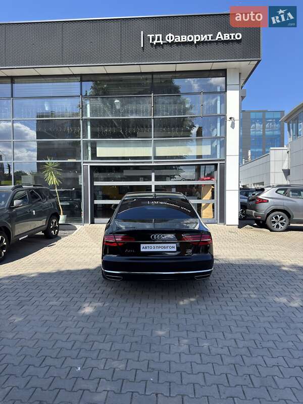 Седан Audi A8 2017 в Хмельницком