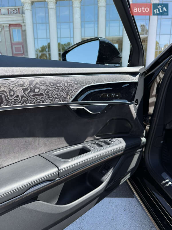 Седан Audi A8 2019 в Одессе