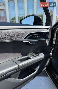 Седан Audi A8 2019 в 