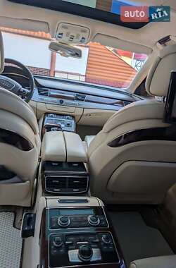 Седан Audi A8 2011 в 