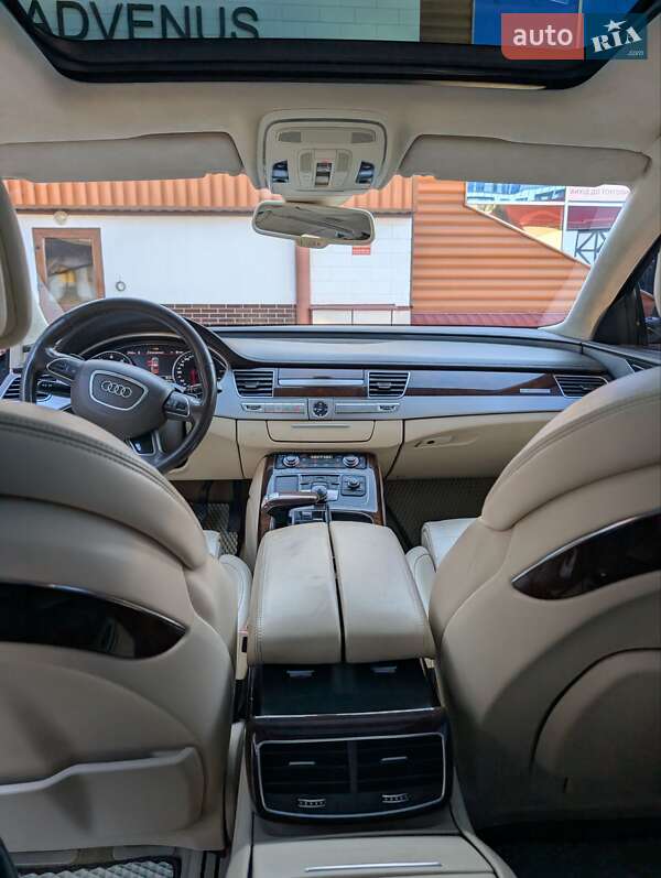 Седан Audi A8 2011 в Львове