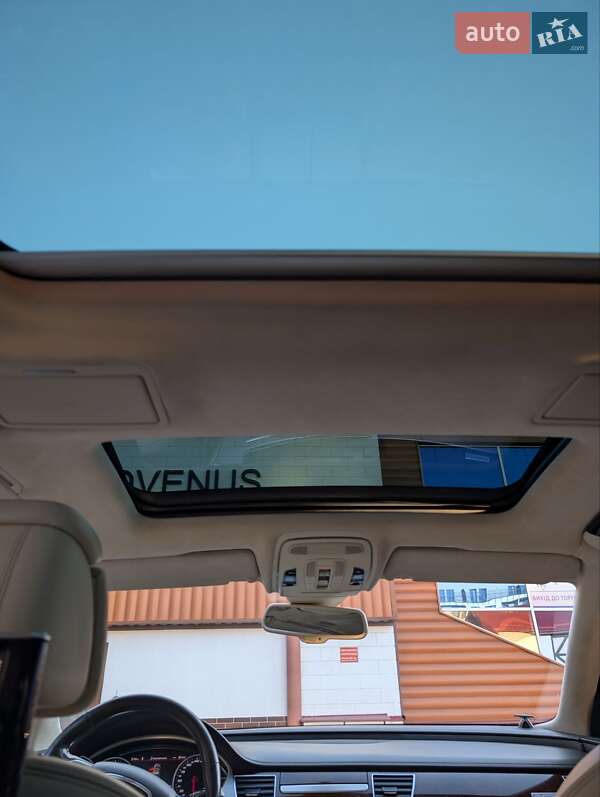 Седан Audi A8 2011 в Львове
