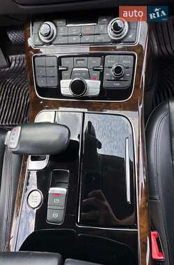 Седан Audi A8 2017 в 