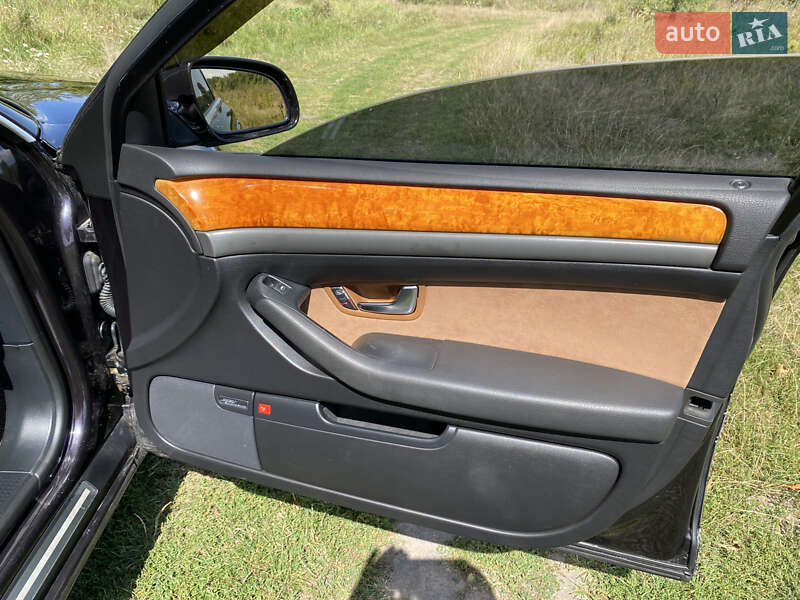 Седан Audi A8 2004 в Ракитном