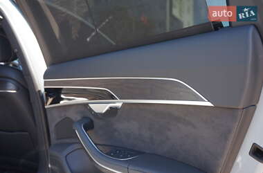 Седан Audi A8 2021 в 