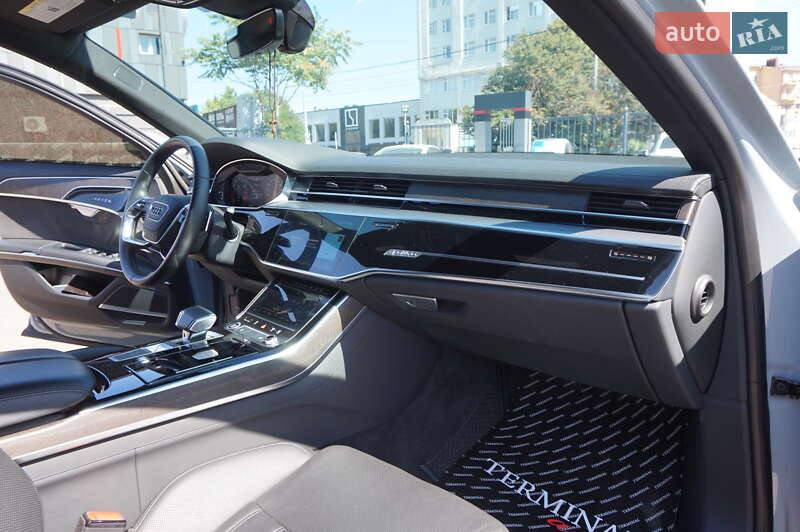 Седан Audi A8 2021 в Одессе