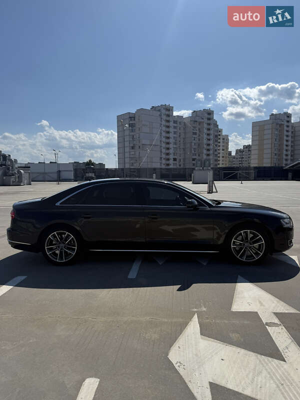 Седан Audi A8 2013 в Киеве