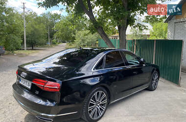 Седан Audi A8 2015 в 
