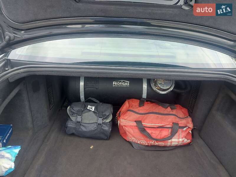 Седан Audi A8 2005 в Днепре