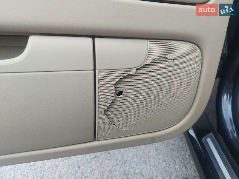 Седан Audi A8 2005 в Днепре