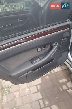 Седан Audi A8 2004 в 
